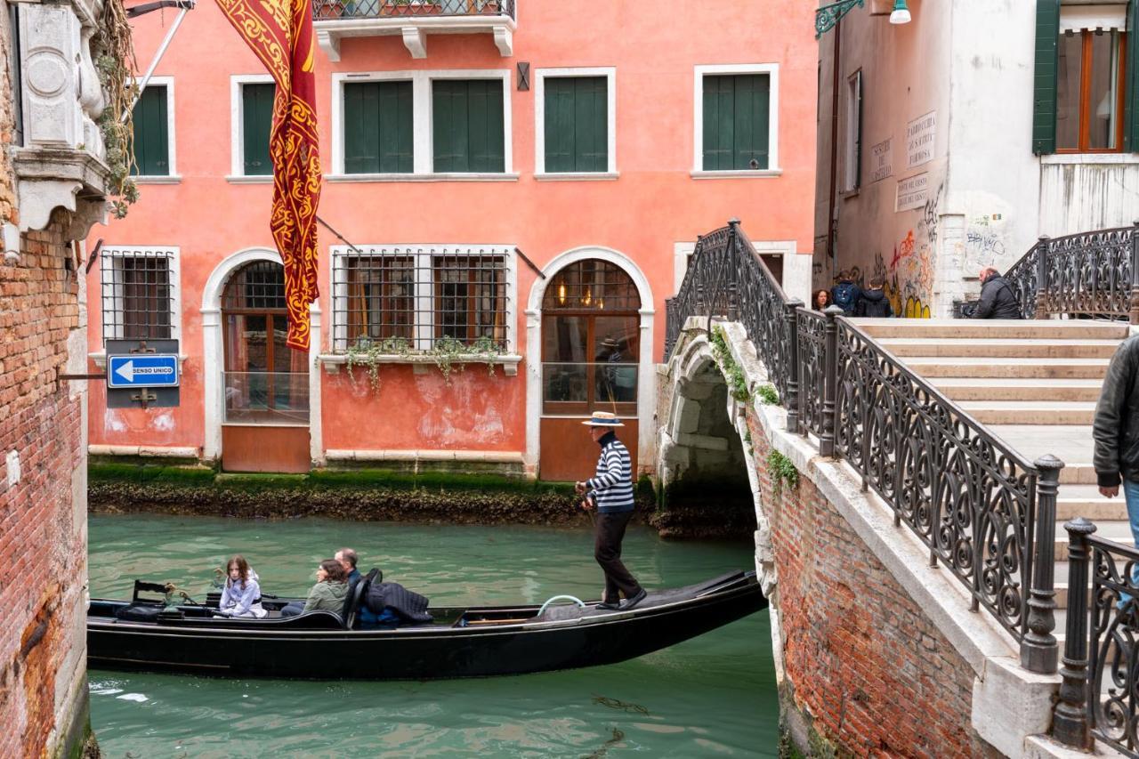 Casa Manina Sul Ponte - Your Private Canal View Venice Exterior photo